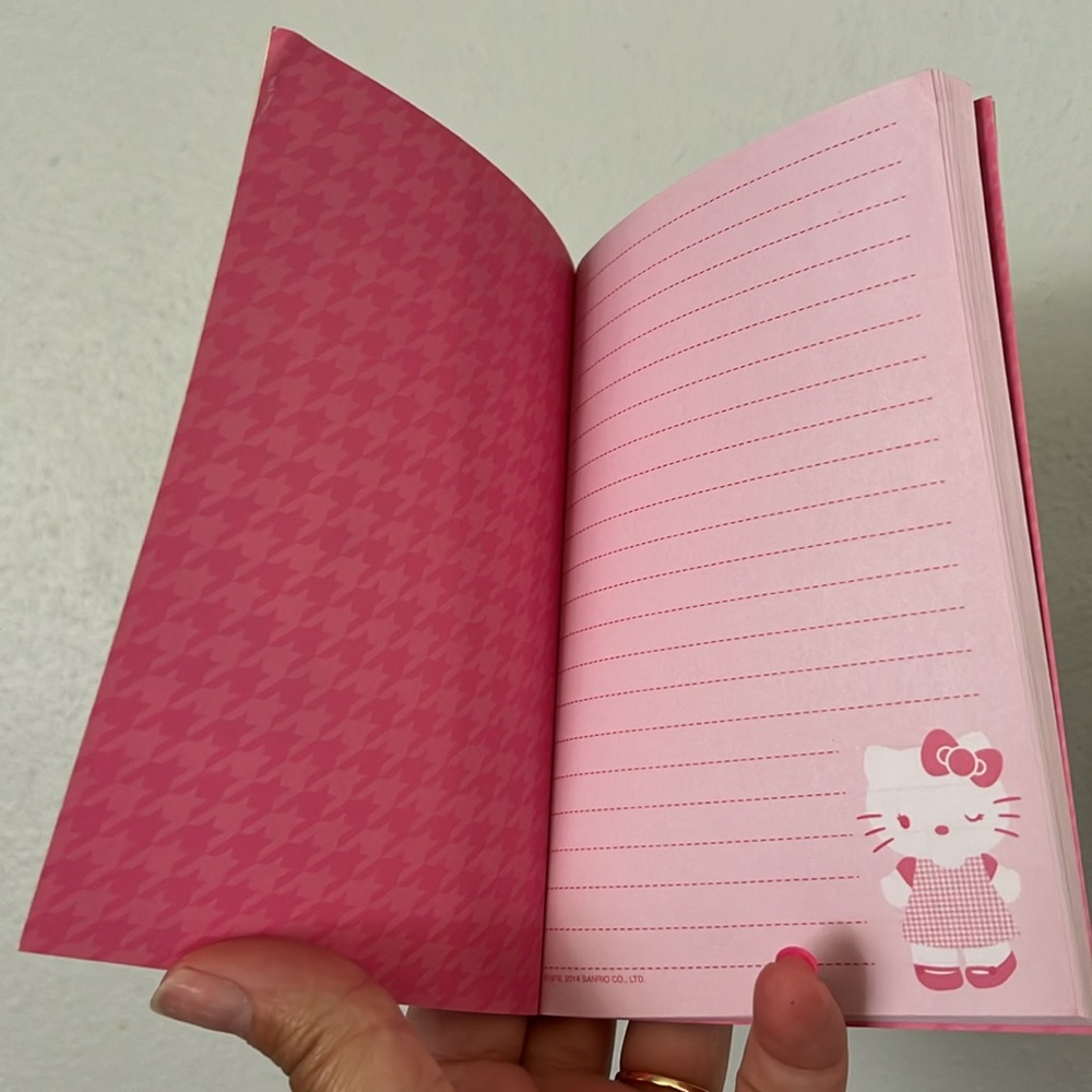 Mini Hello Kitty Notebook - Picture 3 of 7